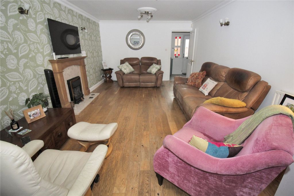 Property photo 2 of 21 Picture No. 14