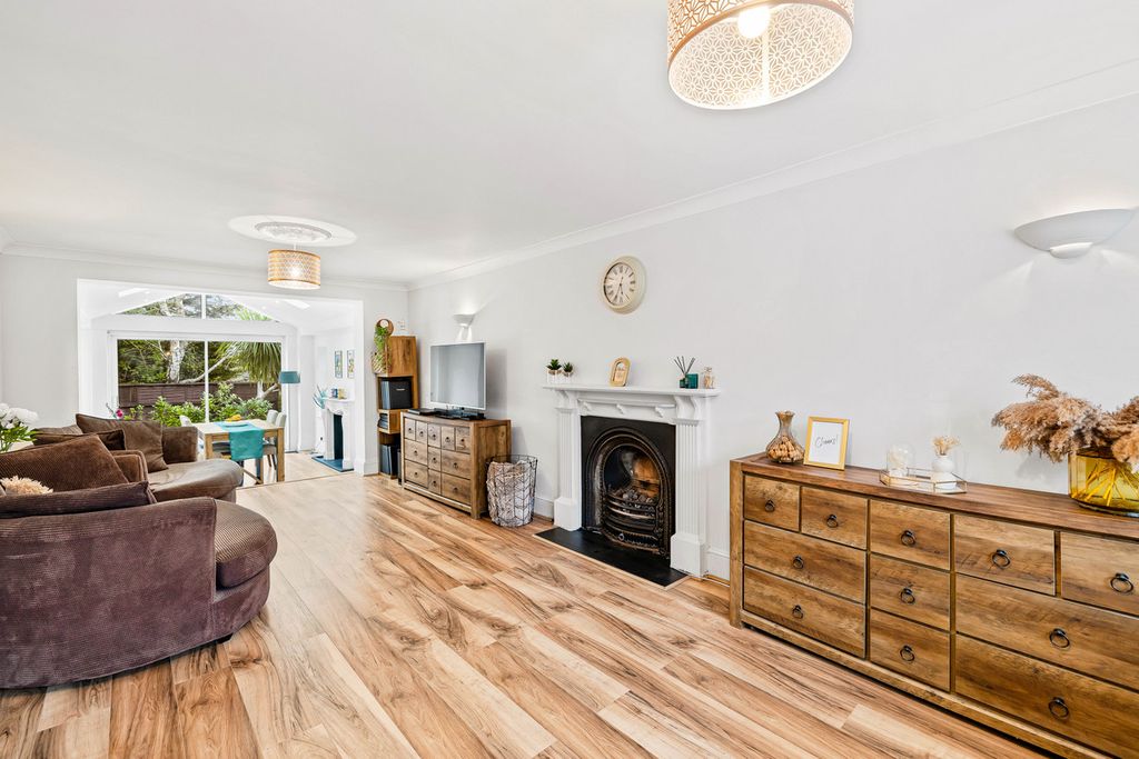 Property photo 2 of 22