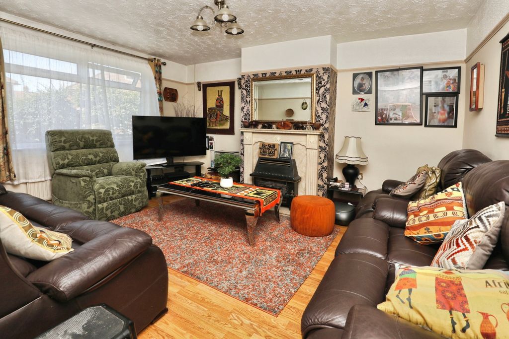 Property photo 3 of 20 3