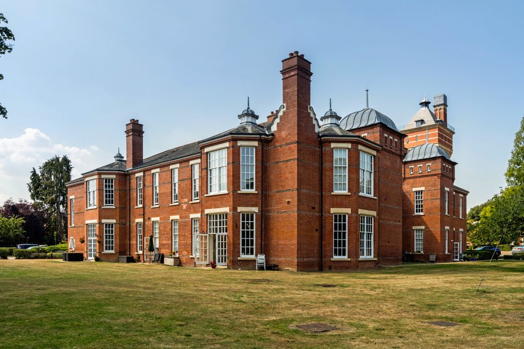 Property photo 1 of 10