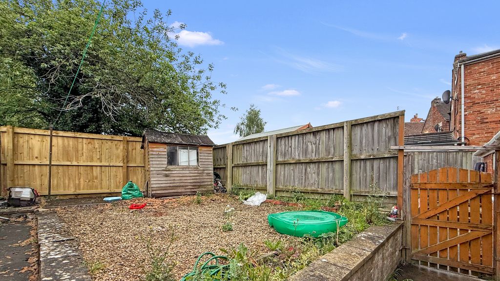 Property photo 2 of 12 Garden