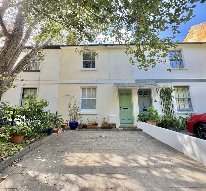 Property photo 2 of 27