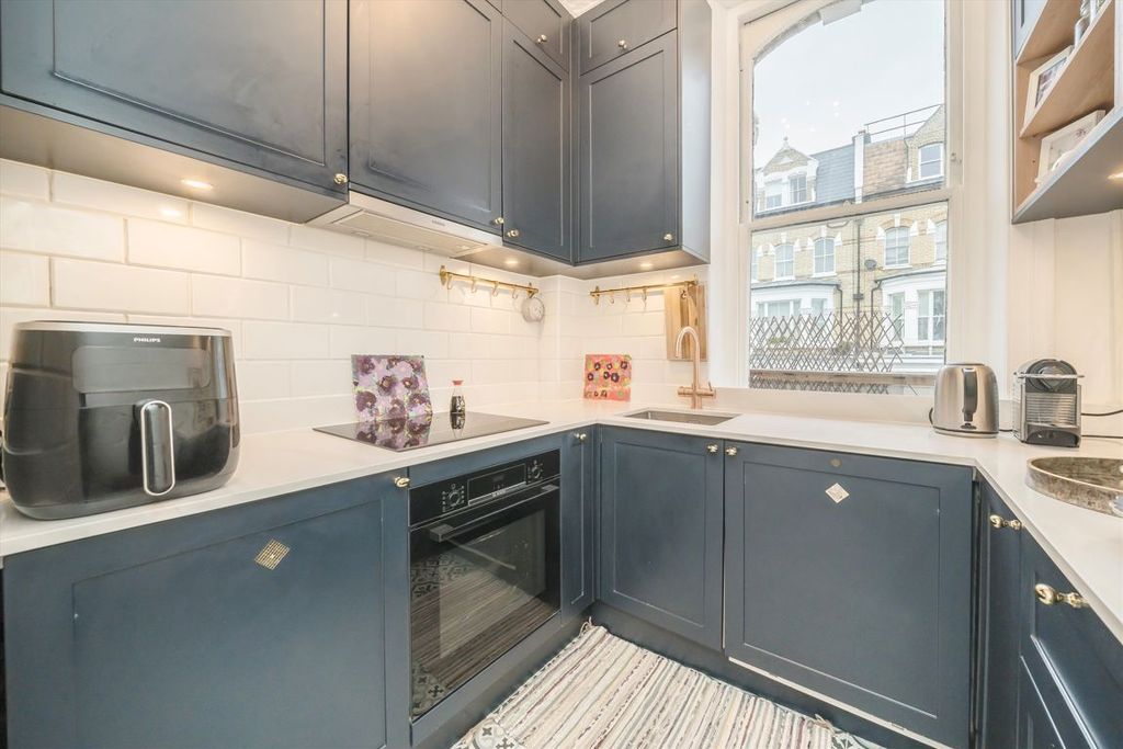 Property photo 3 of 6