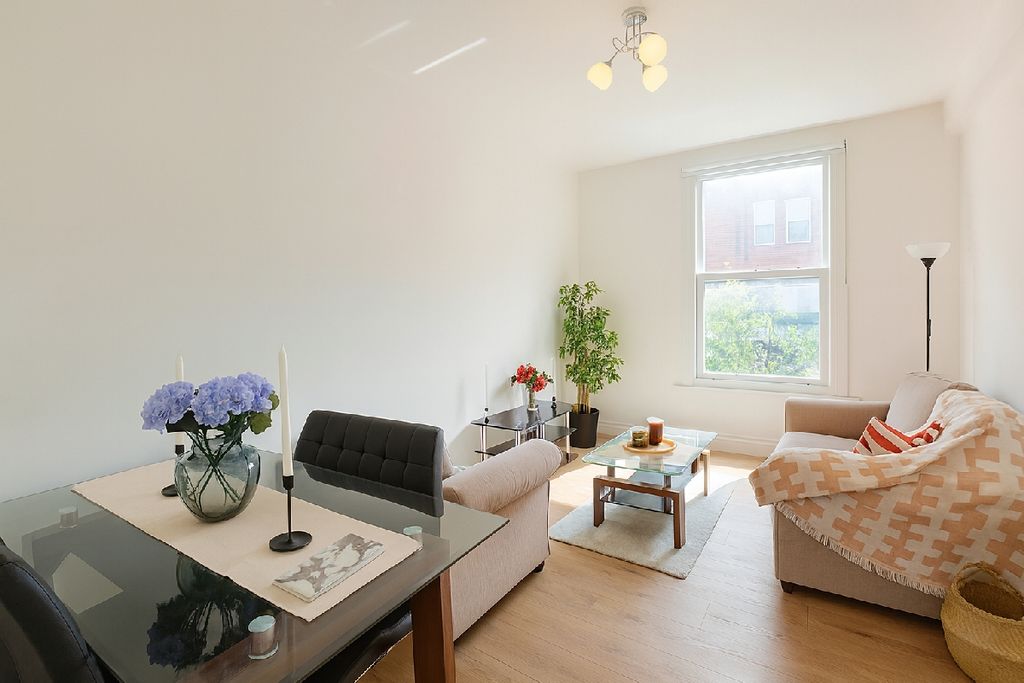 Property photo 2 of 8 Photo 1