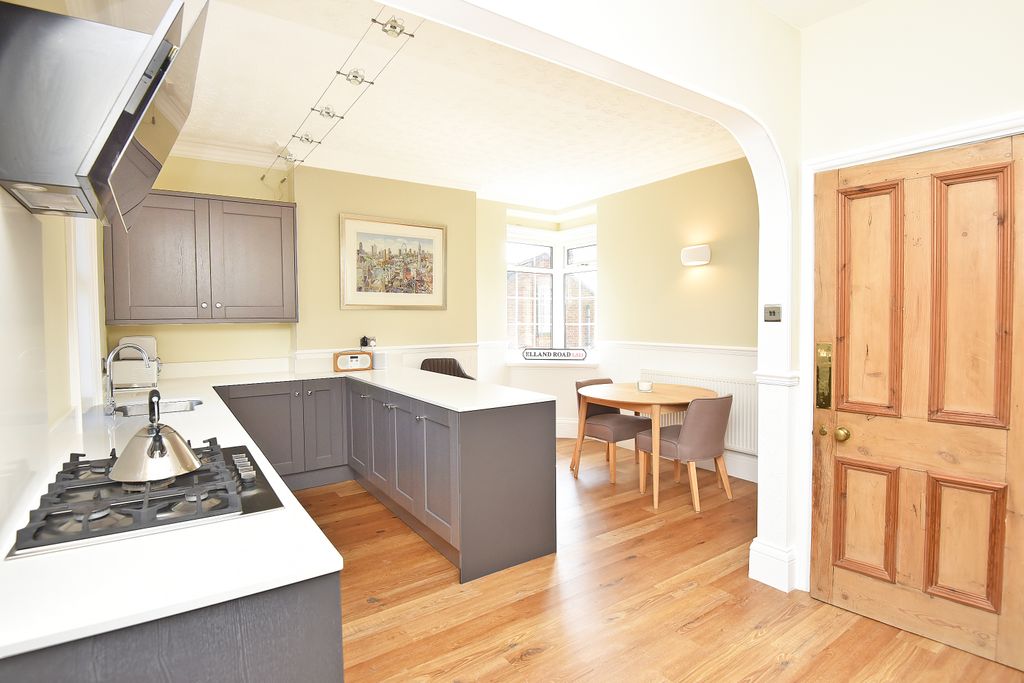 Property photo 3 of 18