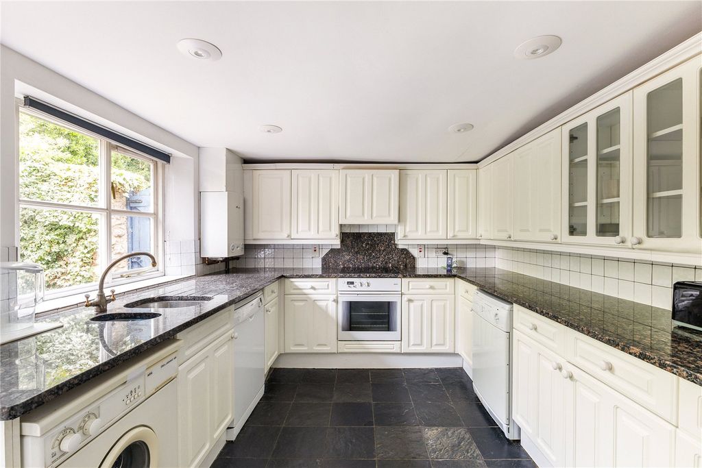 Property photo 2 of 14 Kitchen