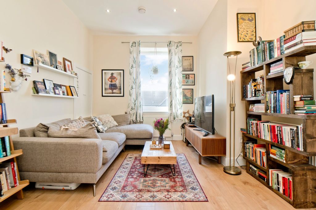 Property photo 2 of 11 5054013