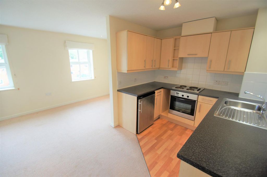 Property photo 2 of 23