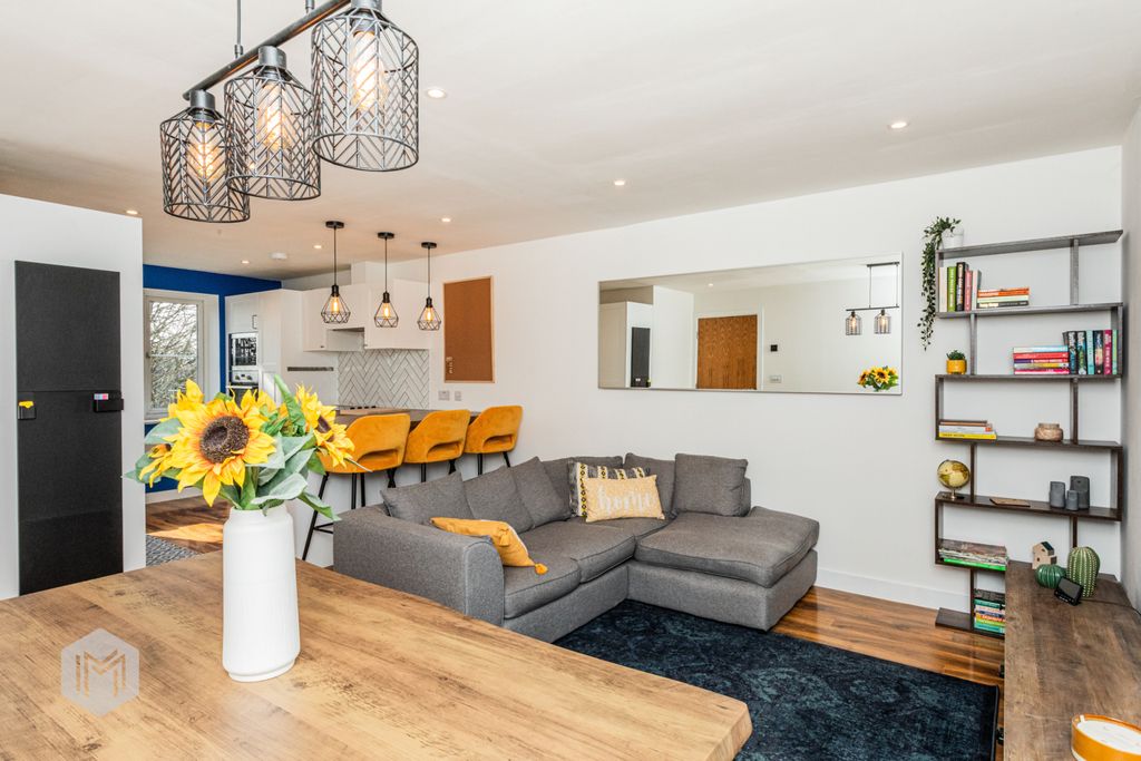 Property photo 3 of 19 Picture No. 16