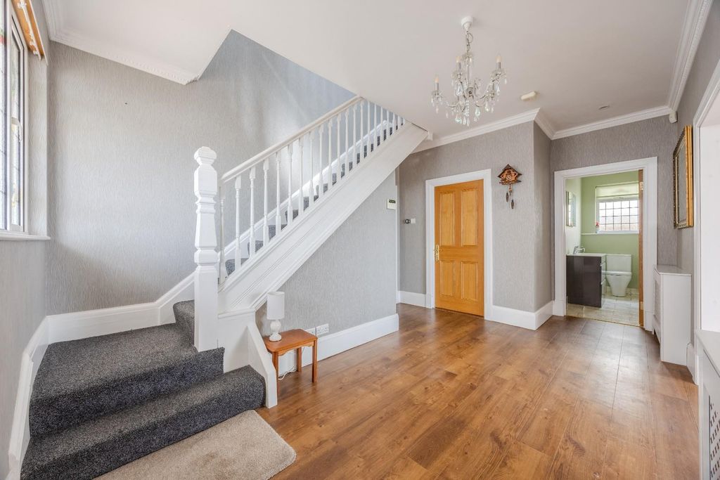 Property photo 2 of 48