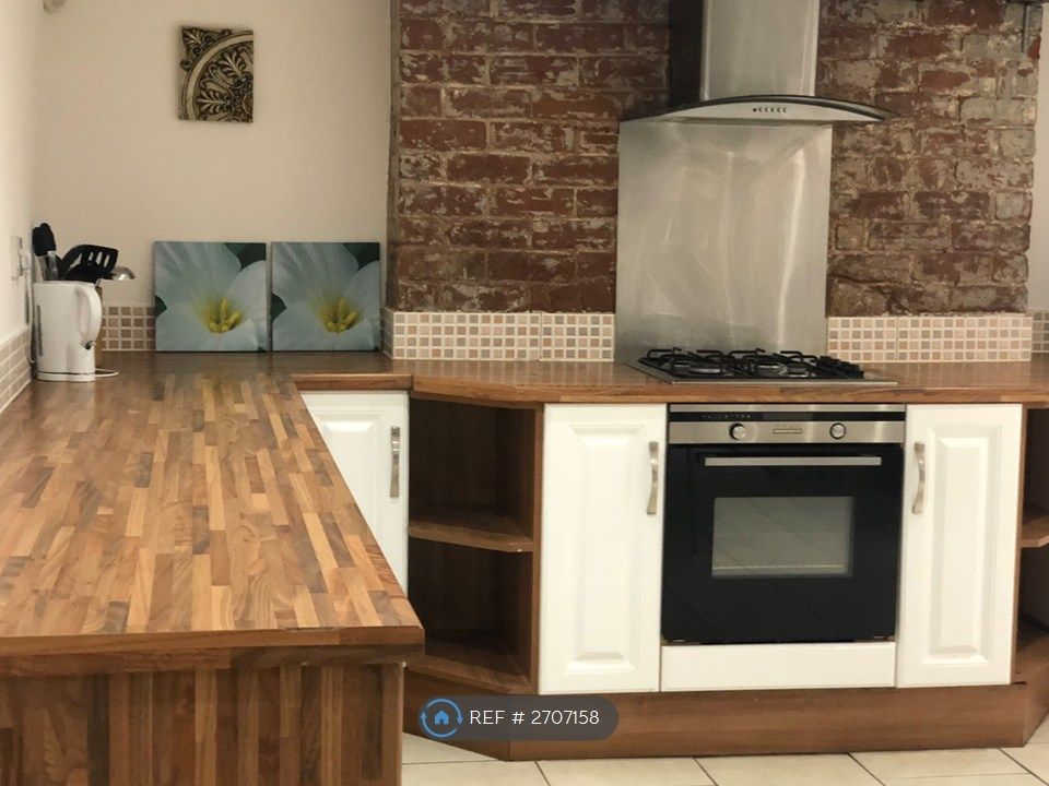 Property photo 2 of 4 Kitchen