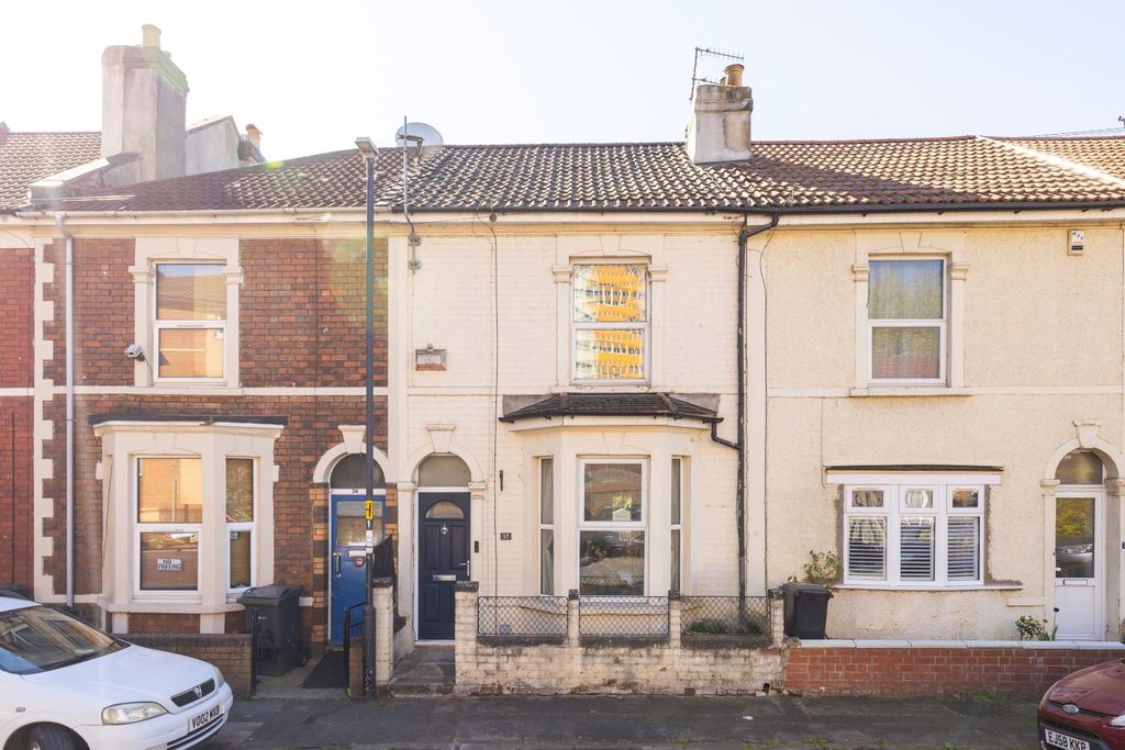 Property photo 2 of 24 Char6408.Jpg
