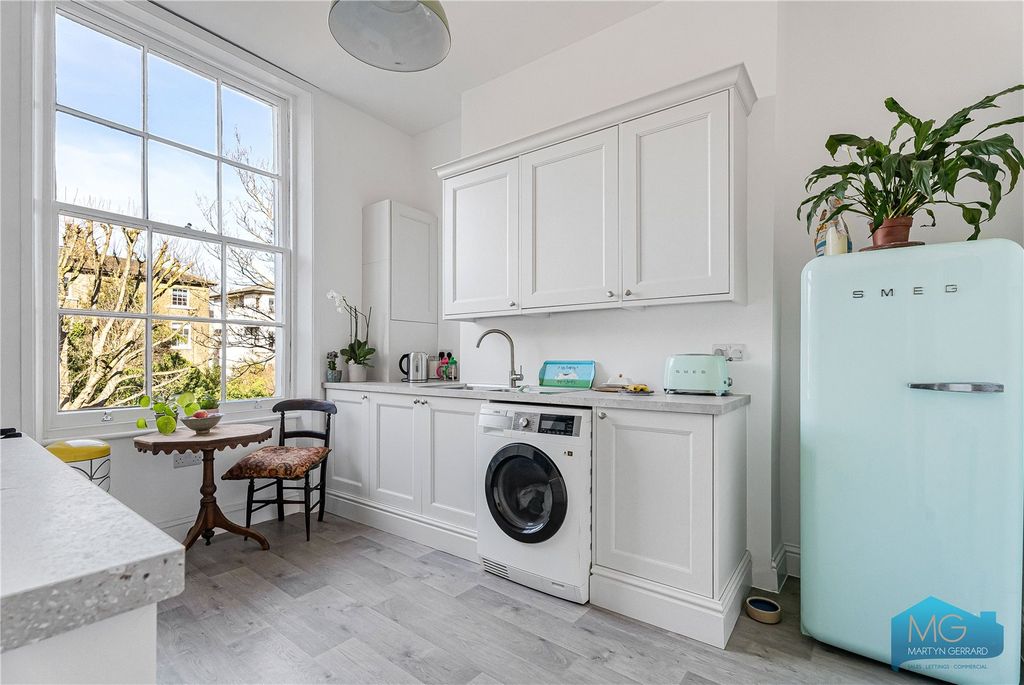 Property photo 2 of 28 Picture No. 64