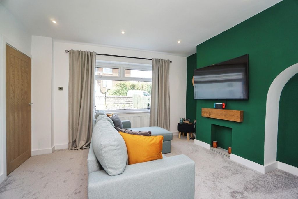 Property photo 2 of 30 Living Room