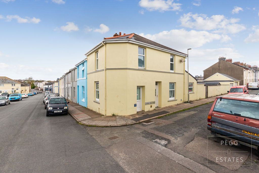 Property photo 1 of 13