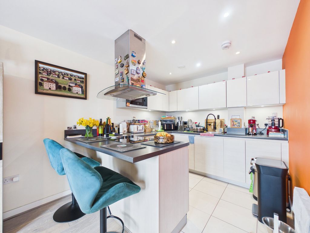 Property photo 3 of 11