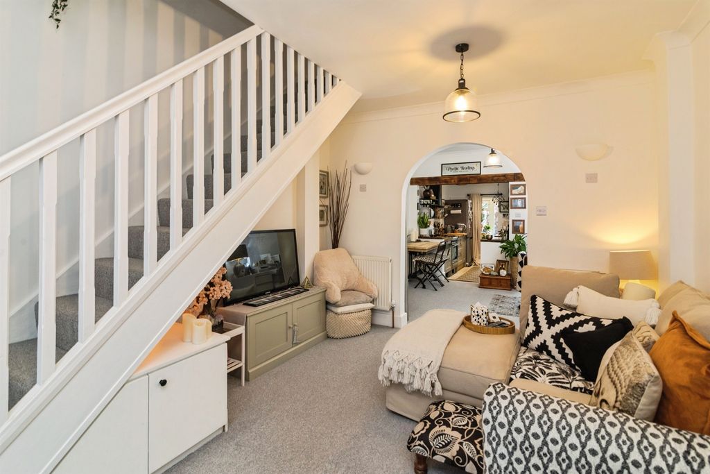 Property photo 3 of 17