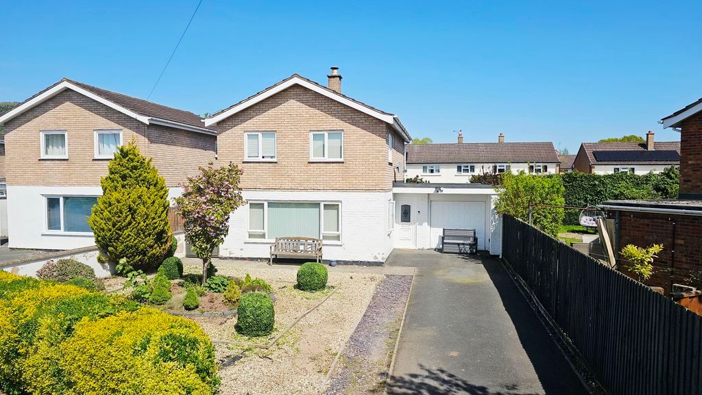 Property photo 1 of 20 Photo 7