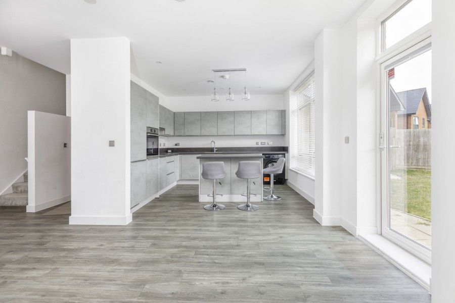 Property photo 3 of 23