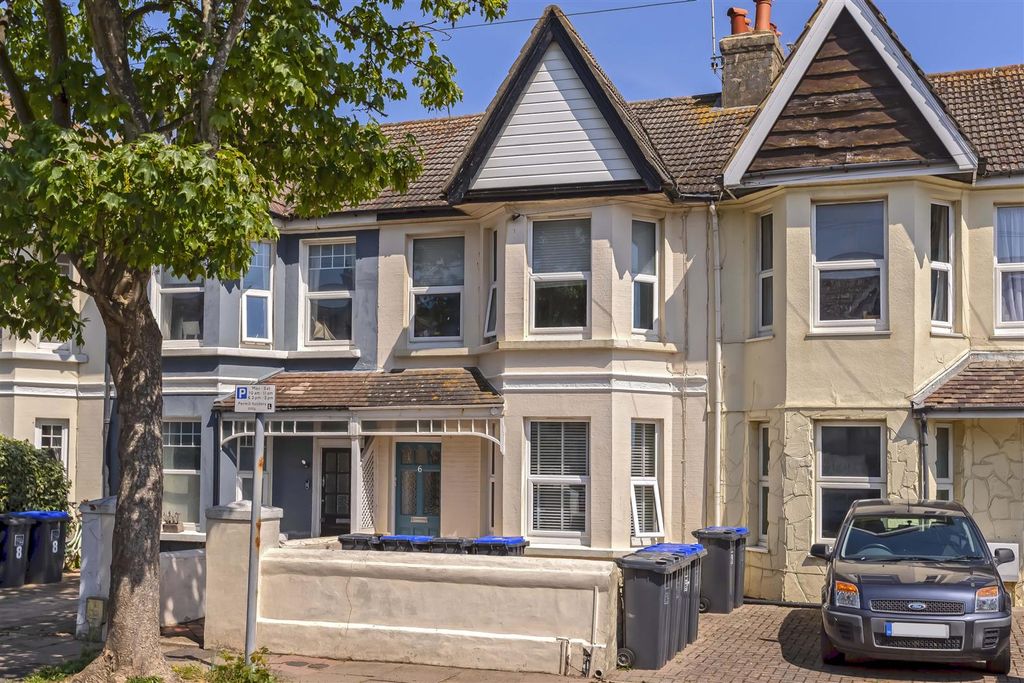 Property photo 1 of 14 Alexandra Rd_13.Jpg