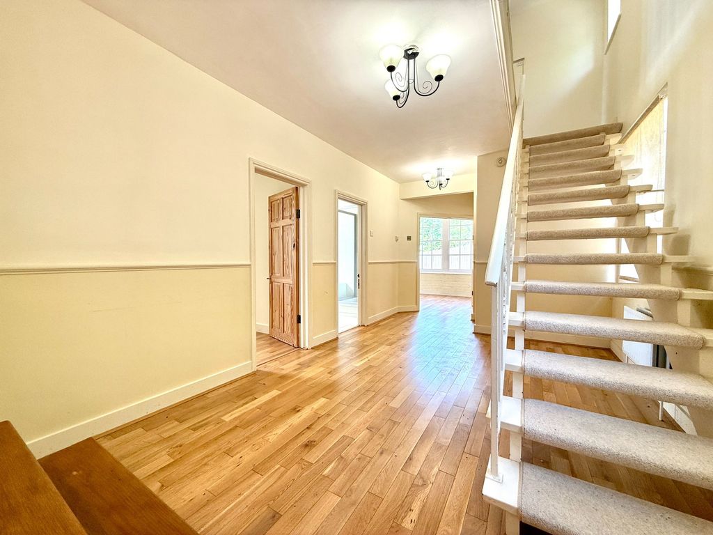 Property photo 3 of 60