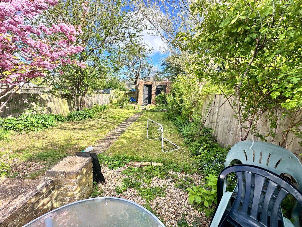 Property photo 3 of 14 Garden