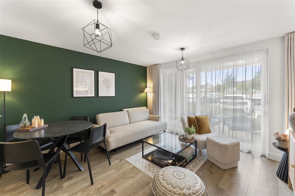 Property photo 3 of 17