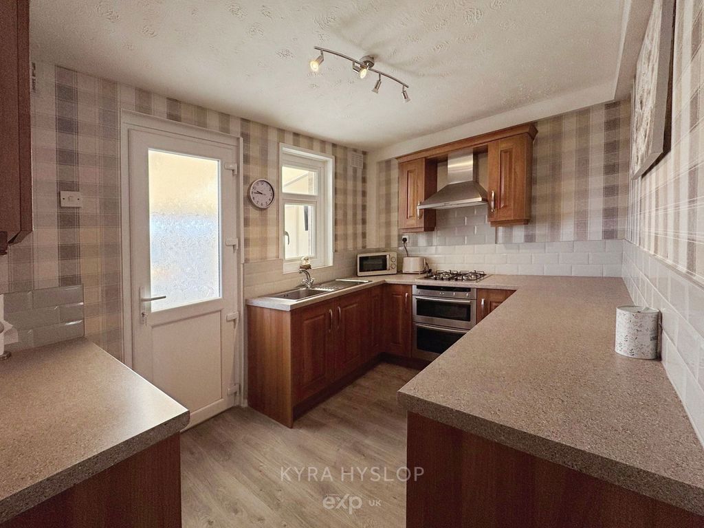 Property photo 3 of 16
