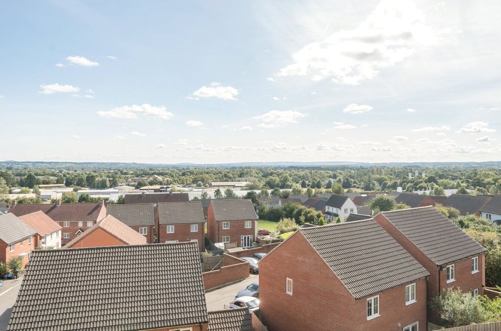 Property photo 2 of 15 Picture No. 28