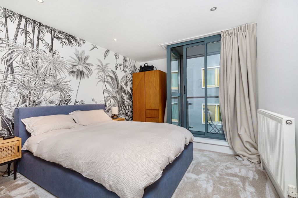 Property photo 3 of 10 Bedroom