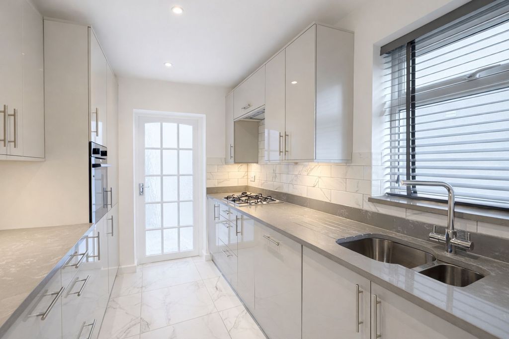 Property photo 3 of 13 Kitchen