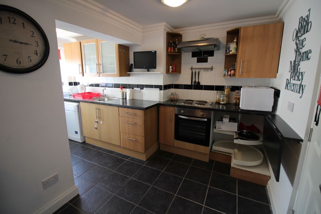 Property photo 1 of 9