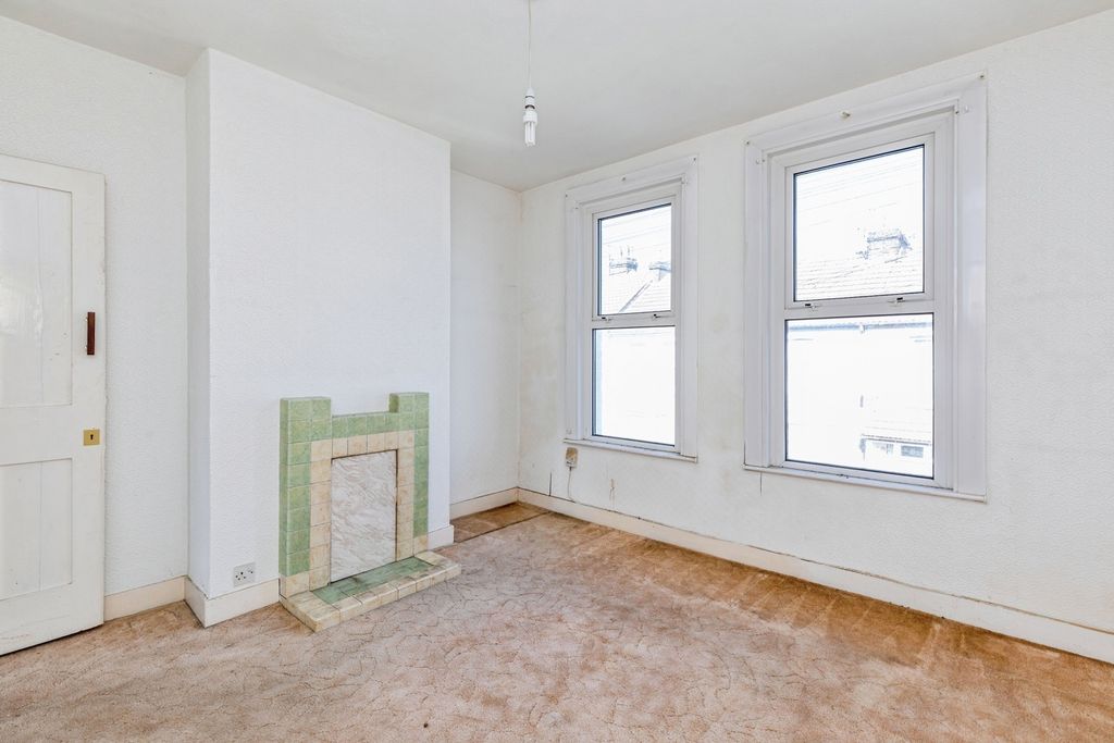 Property photo 3 of 20 Pbox-Img.Jpg