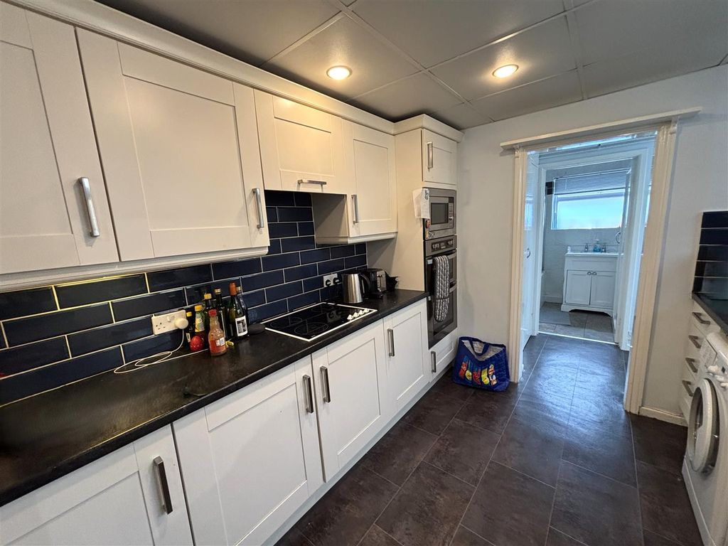 Property photo 3 of 12 Kitchen 2.Jpg