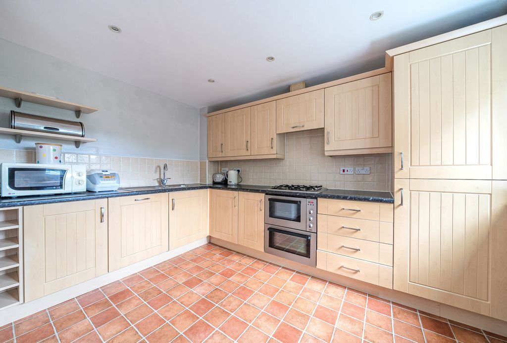 Property photo 3 of 22 Kitchen/Breakfast