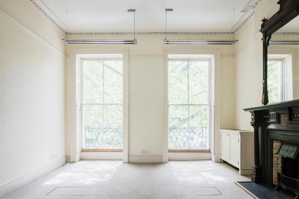 Property photo 2 of 24 20 Bloomsbury Square