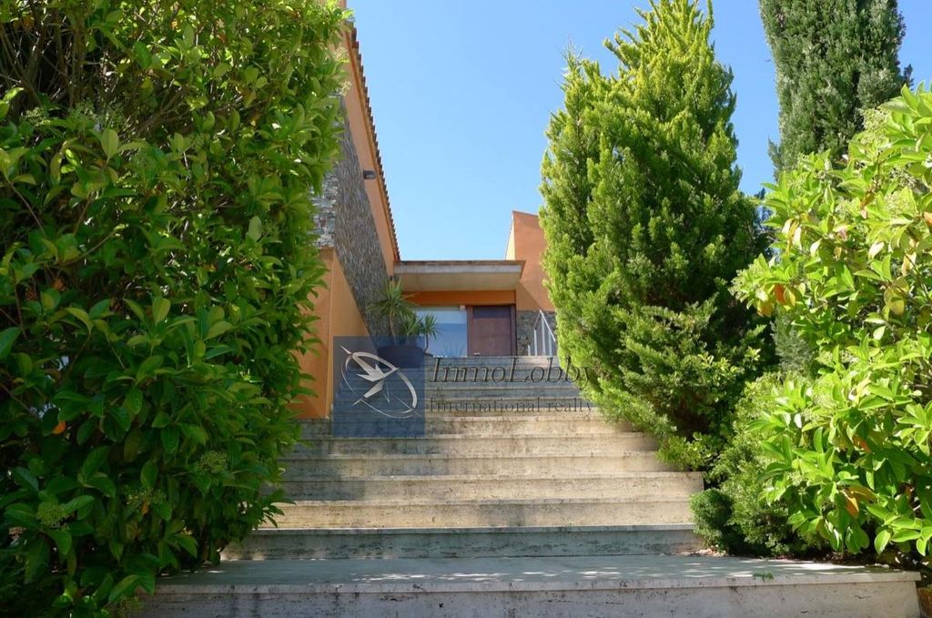 Property photo 3 of 37