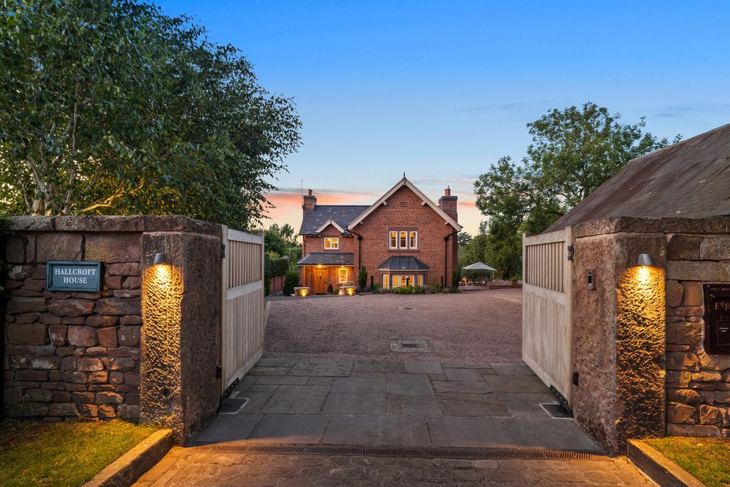 Property photo 1 of 50