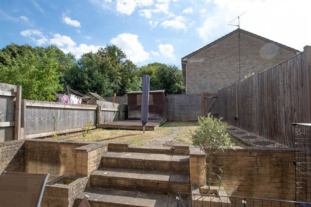 Property photo 2 of 10 Garden