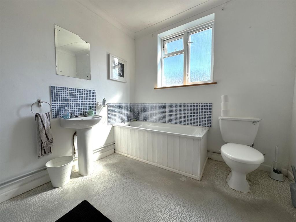 Property photo 2 of 3 Bathroom.Jpg