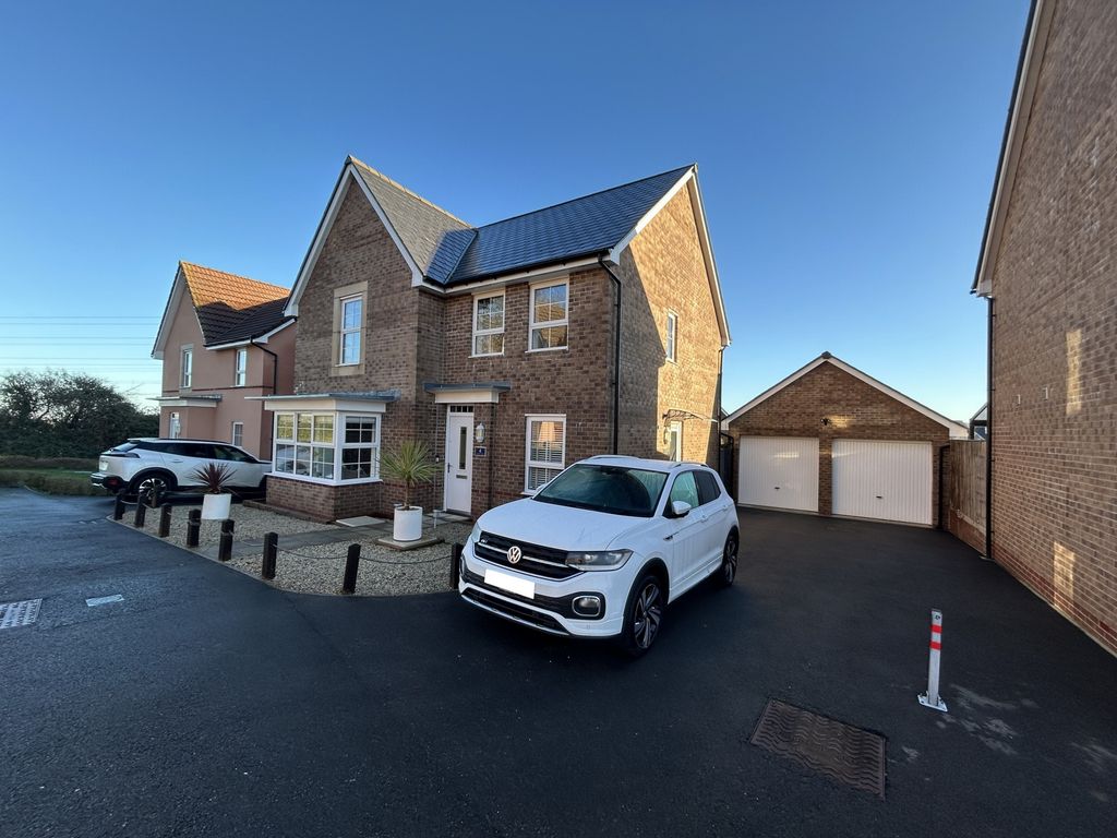 Property photo 1 of 35 Photo 2