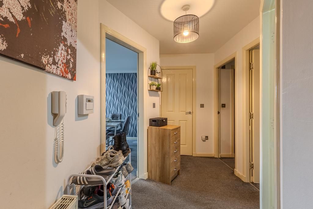 Property photo 2 of 35