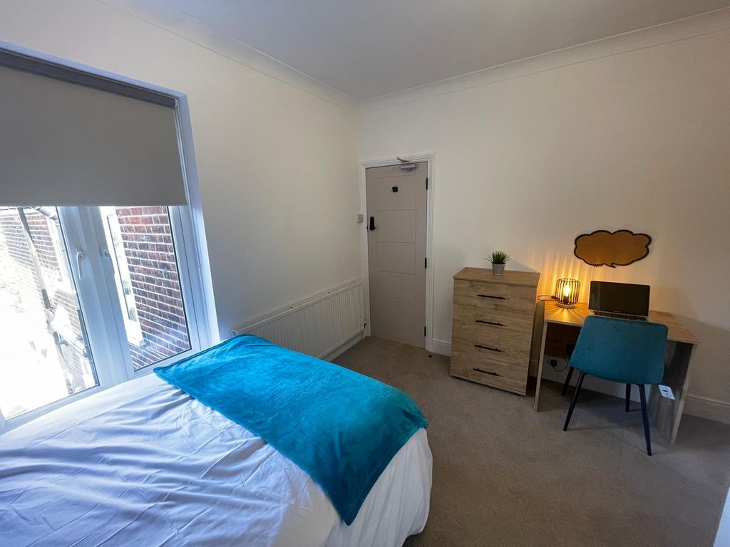 Property photo 2 of 11 Bedroom