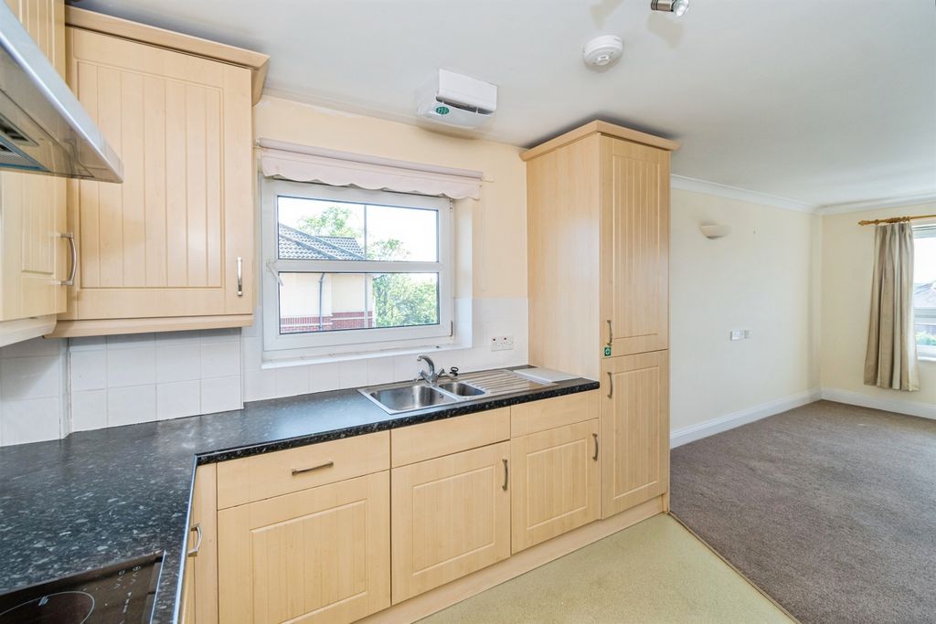 Property photo 3 of 16