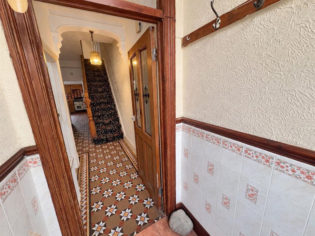 Property photo 2 of 31 Entrance Porch