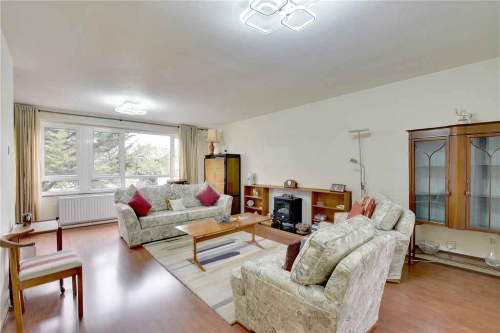 Property photo 2 of 17 Picture No. 07