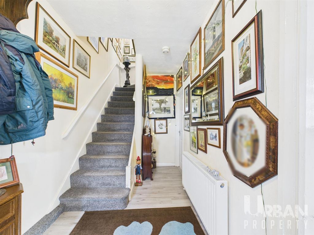 Property photo 2 of 17 Cam03038G0-Pr0205-Still006.Jpg