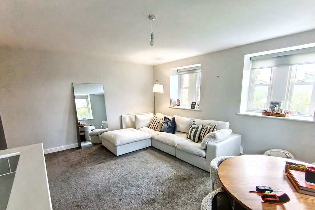 Property photo 3 of 15 103A North Wing, The Residence, Kershaw Drive, Lancaster La1 3Sy