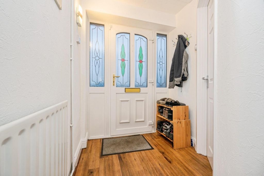 Property photo 2 of 23 46Watkissdrive-17.Jpg