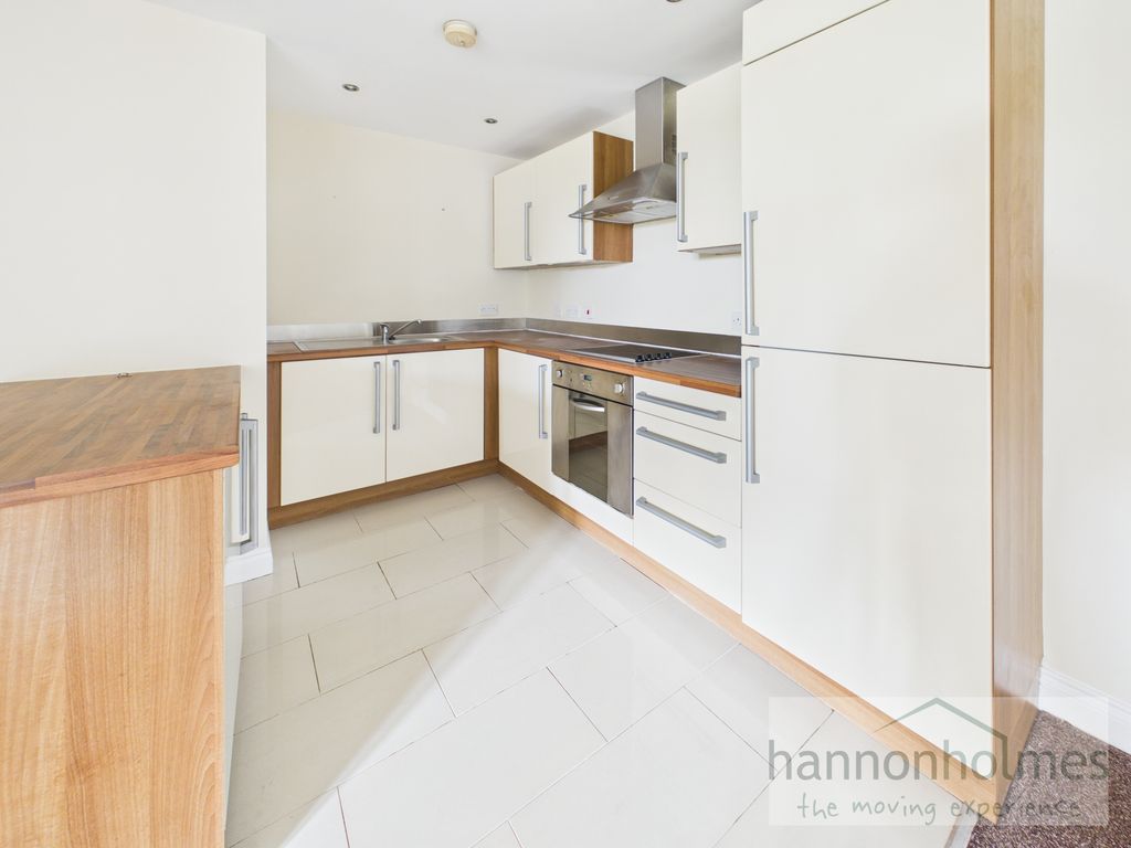 Property photo 3 of 13 Cam05283G0-Pr0187-Still003